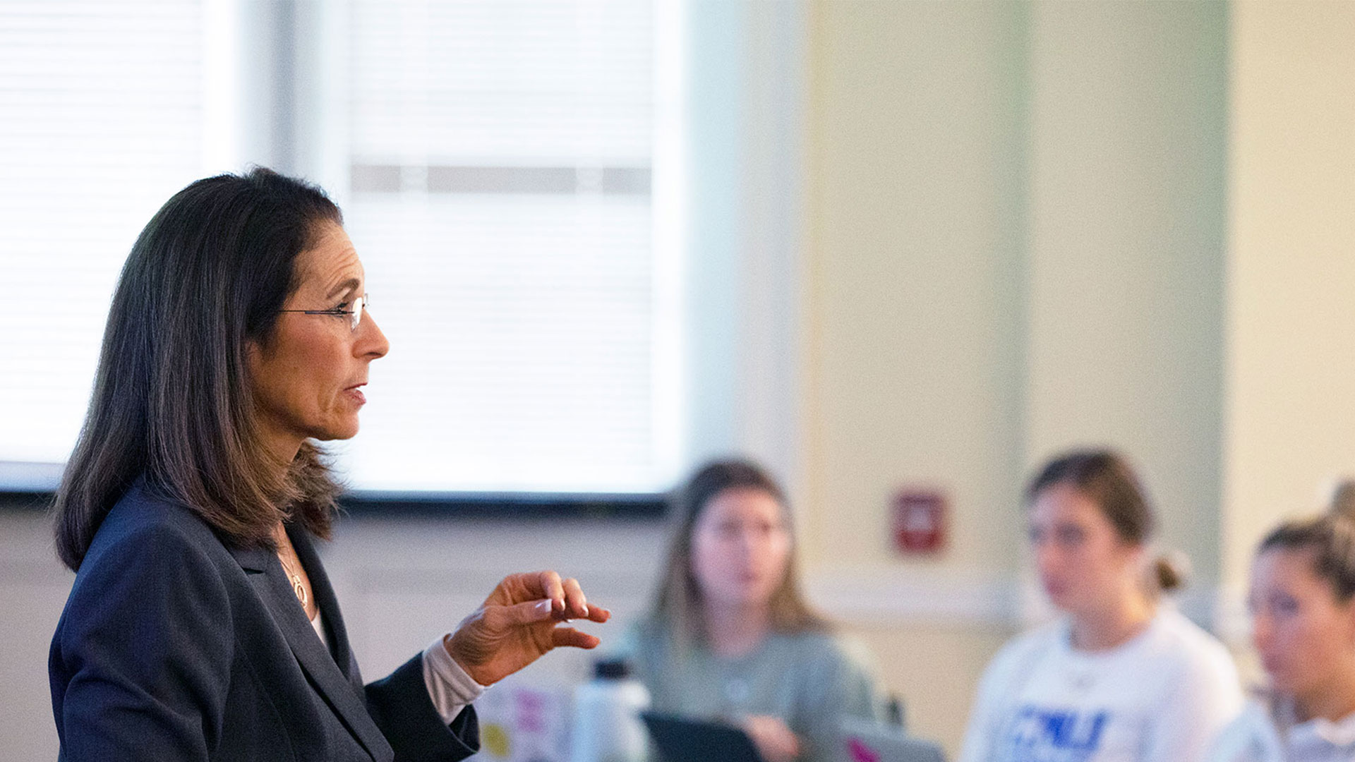 Dr. Lisa Spiller teaching a class.